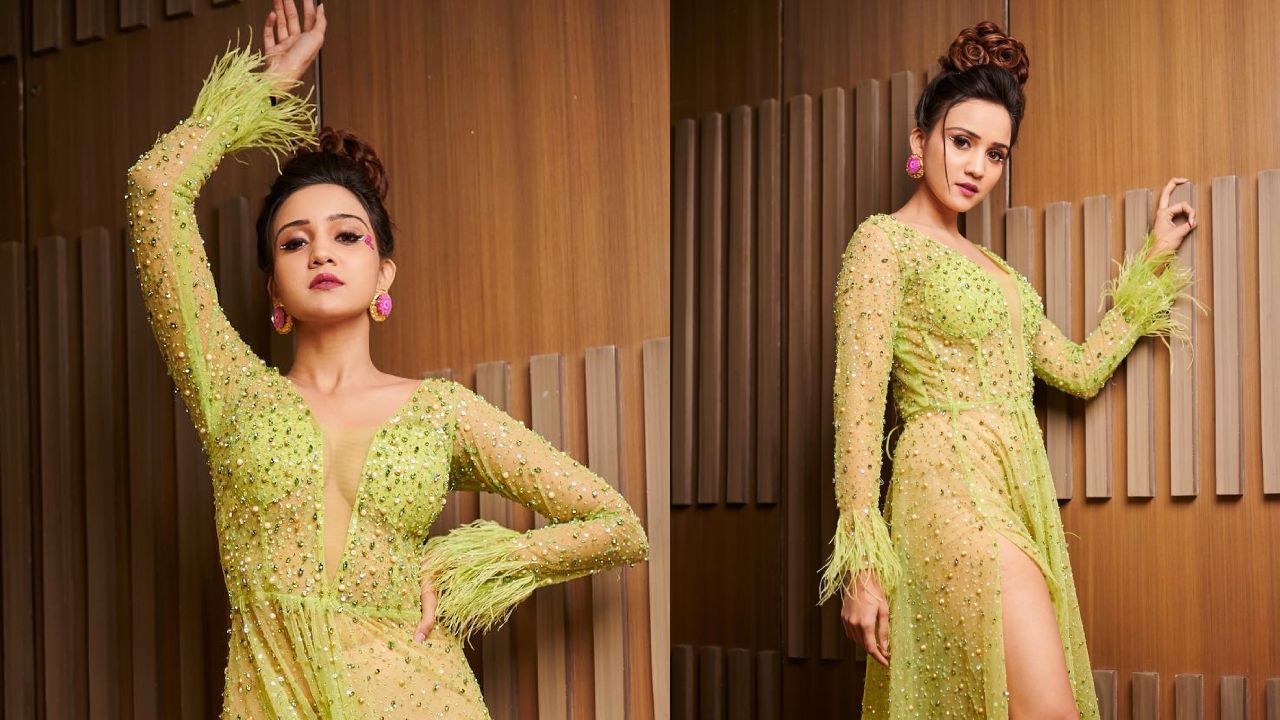 Stylish Sensation: Ashi Singh Steals The Spotlight In A Green Thigh-High Slit Gown 888466