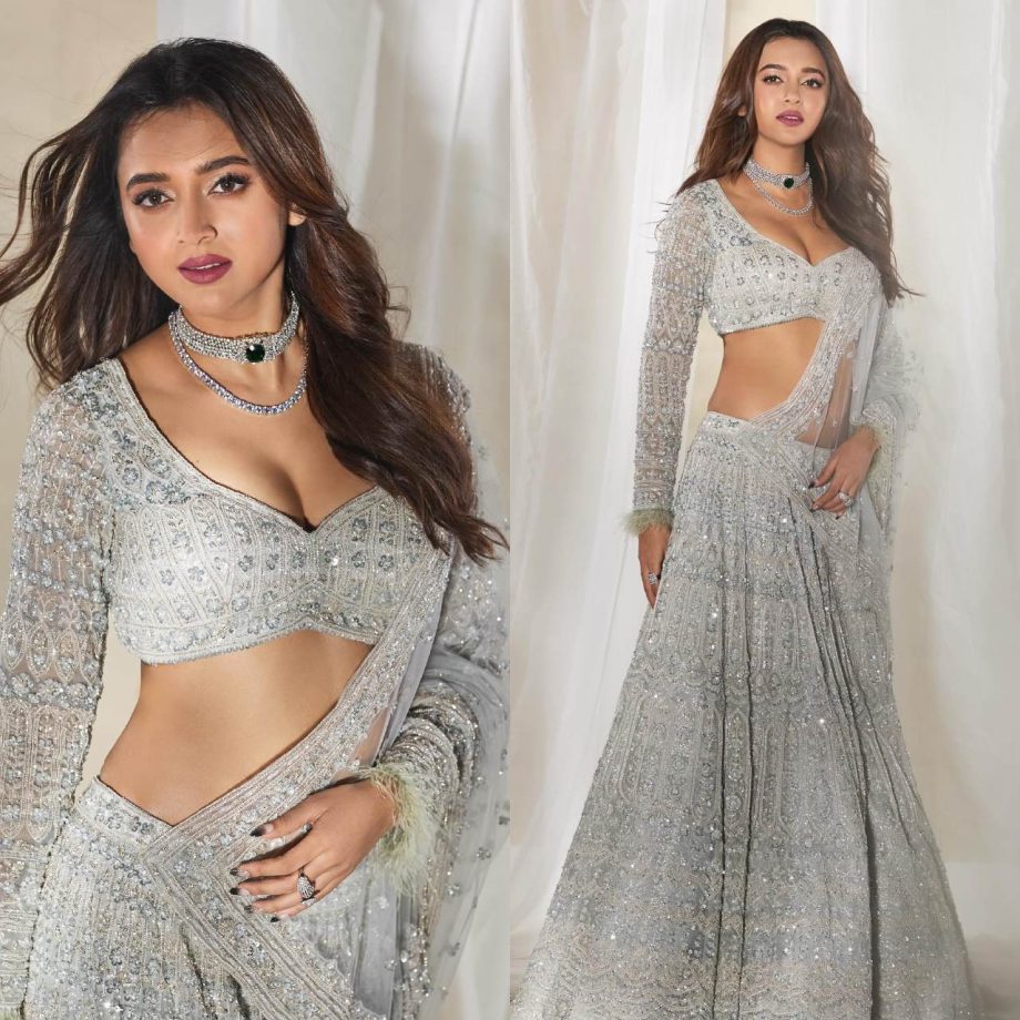 Tejasswi Prakash Horns Desi Glam In White Embellished Lehenga, Check Out 884983