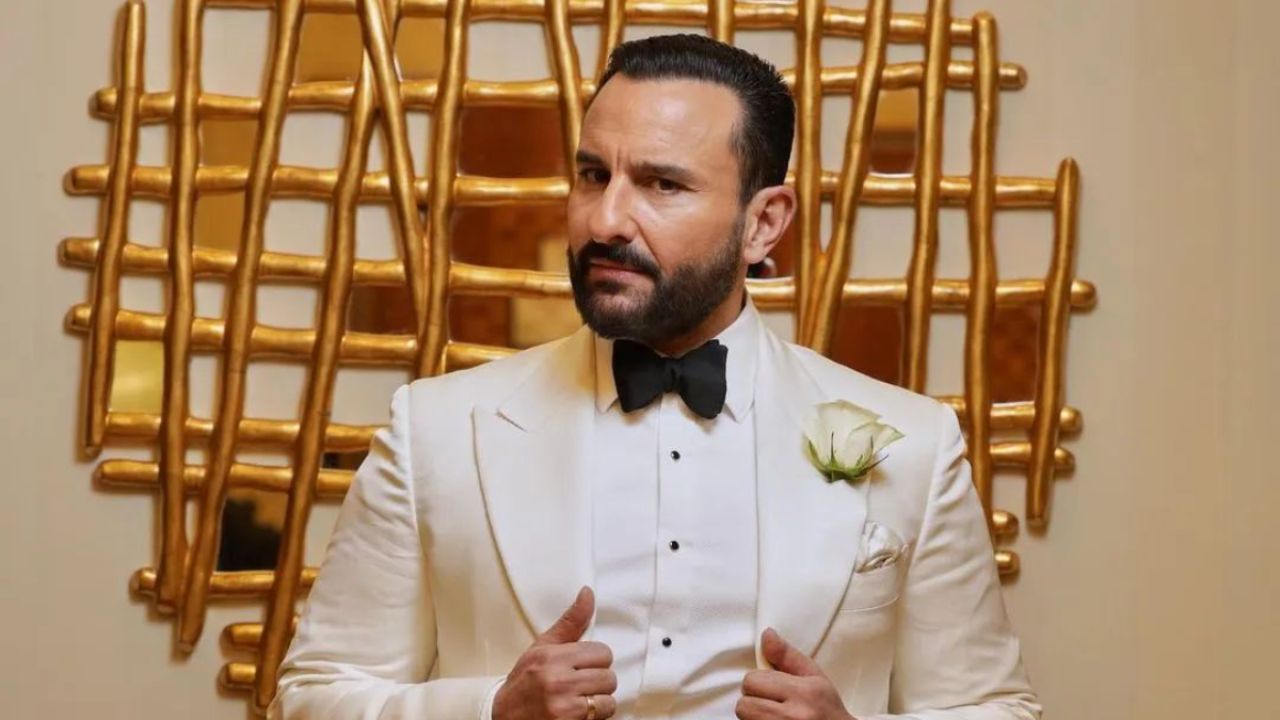 What Was  Saif Doing In A  Royal Carriage On The Road Of Mumbai? 889282