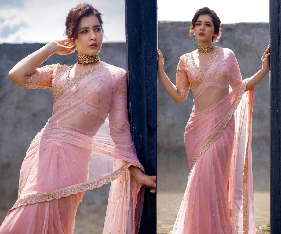 3 Times Raashii Khanna’s Saree Styling Lessons For The Ultimate Vogue Statement! 889513