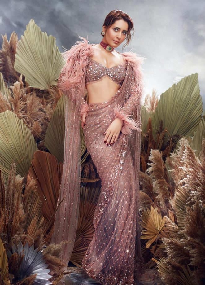 3 Times Raashii Khanna’s Saree Styling Lessons For The Ultimate Vogue Statement! 889511