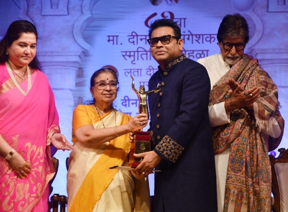 Amitabh  Bachchan Receives  The Lata Deenanath Mangeshkar Award 892701