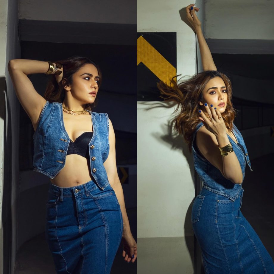 Amruta Khanvilkar Rocks The Denim Trend In A Blue Vest And Skirt 891368