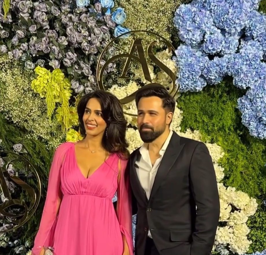 An unexpected reunion: 'Murder' co-stars Mallika Sherawat & Emraan Hashmi reunite after 19 years 891081