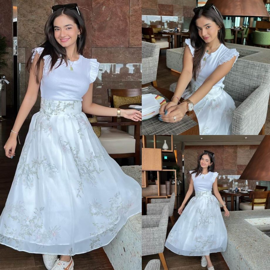 Anushka Sen Channelise Princess Vibes In A White Top And Printed Skirt, See Photos! 890459