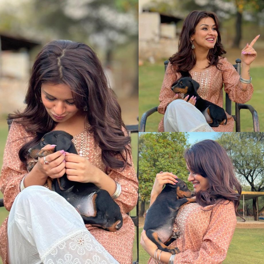 Check Out: Avneet Kaur's Heartwarming Bond With Her Dog Will Melt Your Heart 890473
