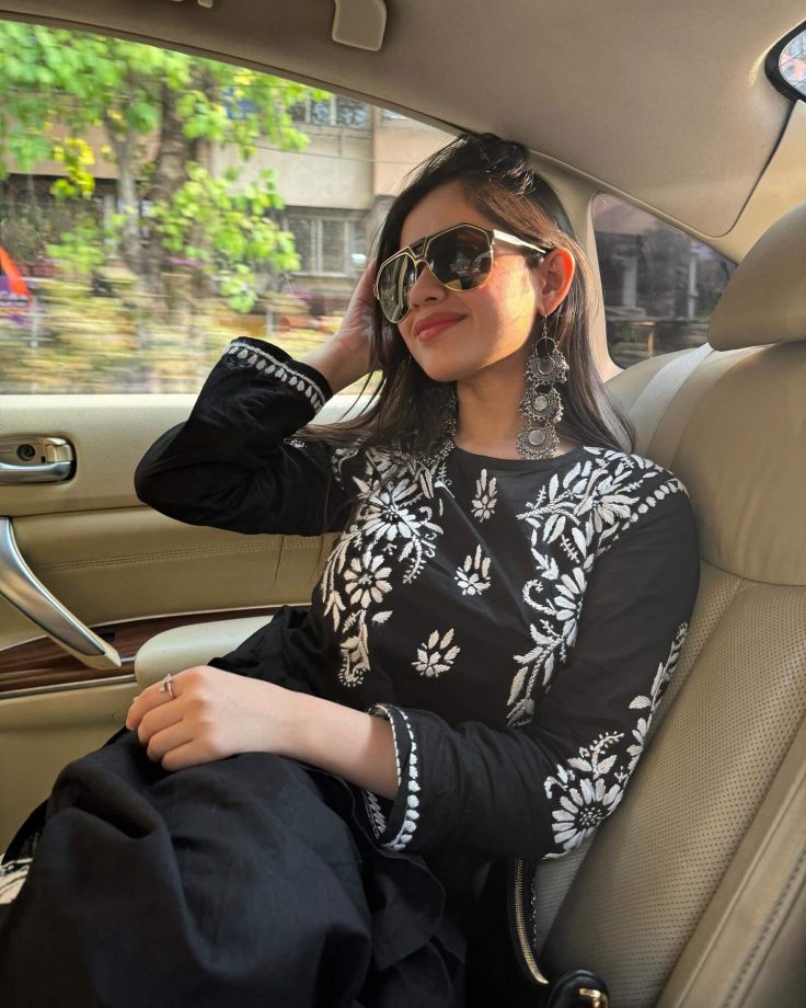 Jannat Zubair Elevates Ethnic Style In A Black And White Chikankari Kurta, See Pics! 889934