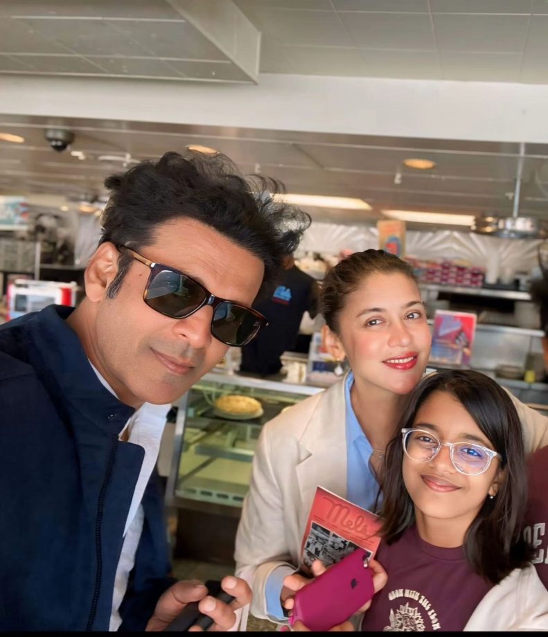 Manoj Bajpayee Introduces 'His World' Daughter Ava, Sharing Wholesome Family Photo 893054