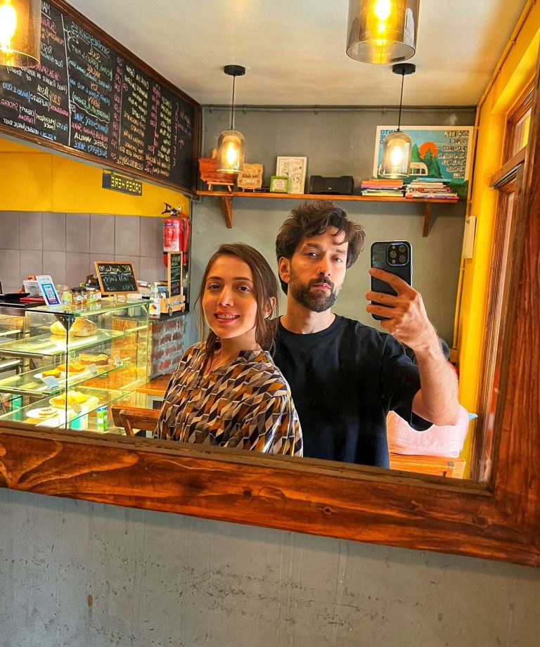 Nakuul Mehta And Jankee Parekh's Adorable Coffee House Selfie Captures The Essence Of Love 890465