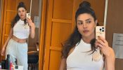 Priyanka Chopra Raises Hotness Flaunting Thin Navel In Mirror Selfie 891165