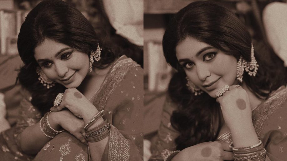 Sneak Peek Into Ritabhari Chakraborty’s Ethnic Love In Monochrome Pictures 890431