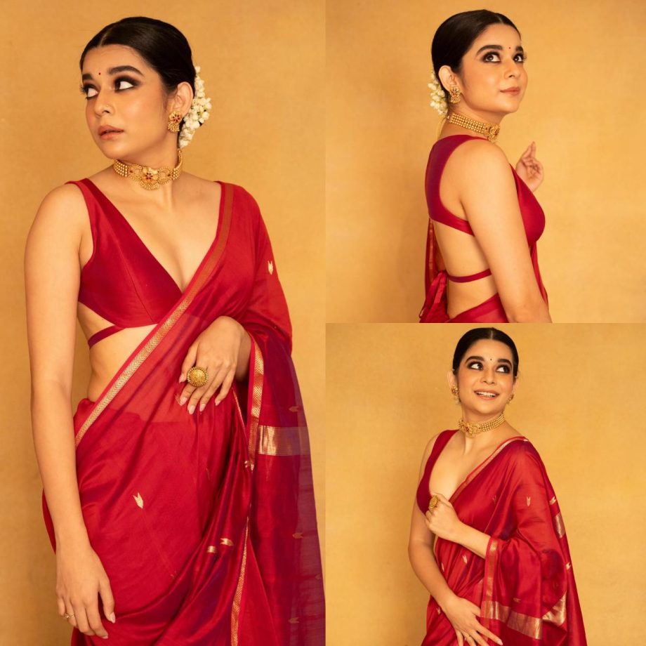 Top 10 Easy & Stylish Saree Hairstyles for Gudi Padwa: From Marathi Actresses Sonalee Kulkarni to Amruta Khanvilkar 890408