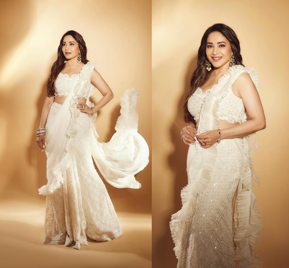 6 Magical Ways To Drape Lehenga 'Dupatta' Inspired By Madhuri Dixit 894105