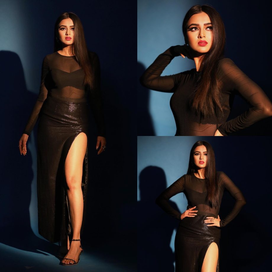 7 Thigh-high Slit Black Gown From Tejasswi Prakash's Wardrobe For Cocktail Party 897701