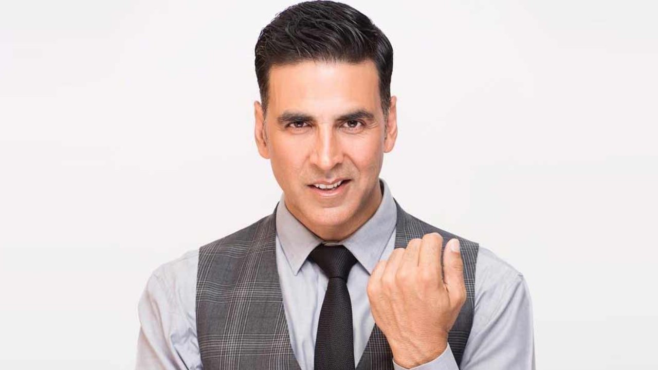 “After A  Slew Of Flops, Akshay  Kumar Must Stop Charging Rs 165 Crores,” Says An Angry Filmmaker 896069