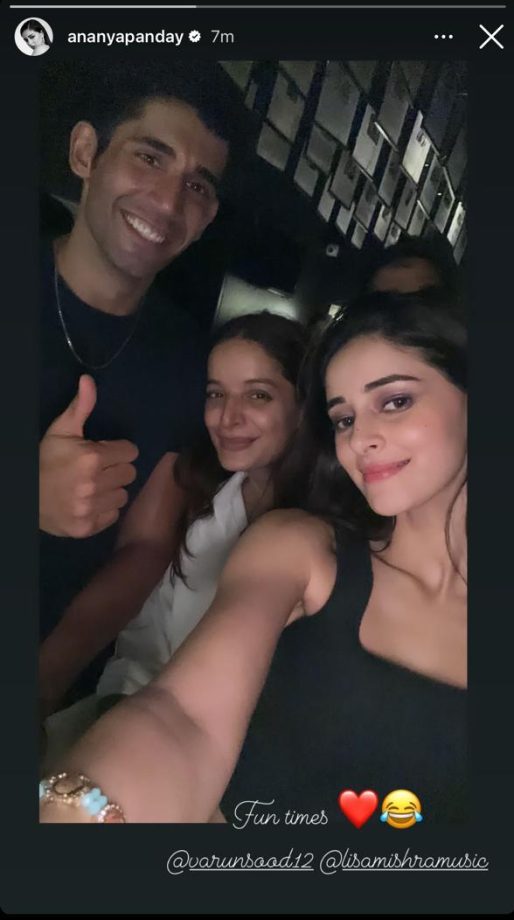 Ananya Panday Enjoys 'Fun Times' With Buddies Varun Sood & Others 894297