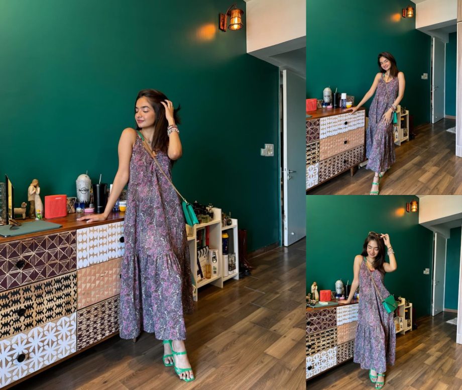Anushka Sen Flaunts Her Summer Mood in a Printed Maxi Dress 894688