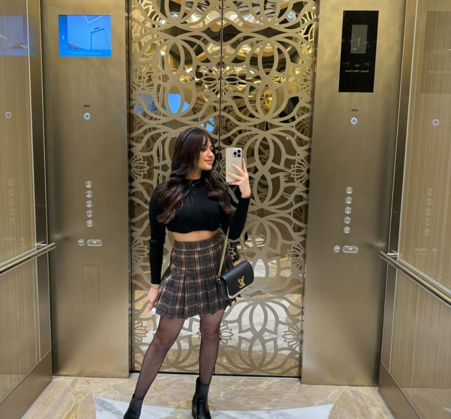 Anushka Sen, Jannat Zubair Or Avneet Kaur: Who Nails The Crop Top And Checkered Skirt Trend Better? 896002