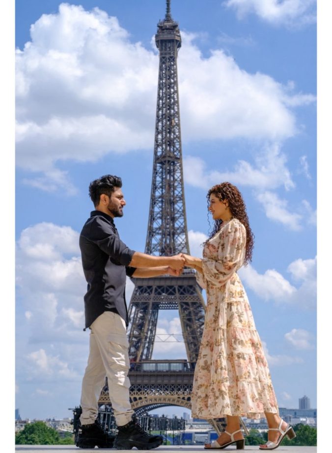 Couple Goals: Palak Muchhal And Her Husband's Mithoon Picture-Perfect Romantic Moments In Paris! 897550