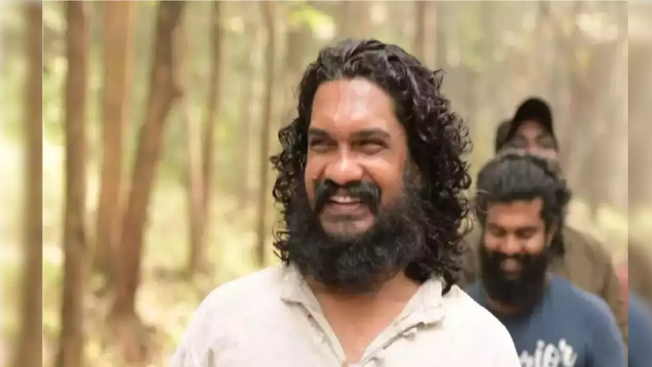 Durga Director  Sanal Sasidharan Has Quit  Films, Migrated To The  US  And Is Now A Sales  Associate