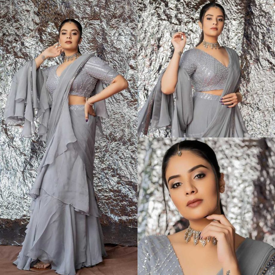 Elevate Your Saree Look With Hairstyles Inspired By Sreemukhi, Curls-Bun 894327