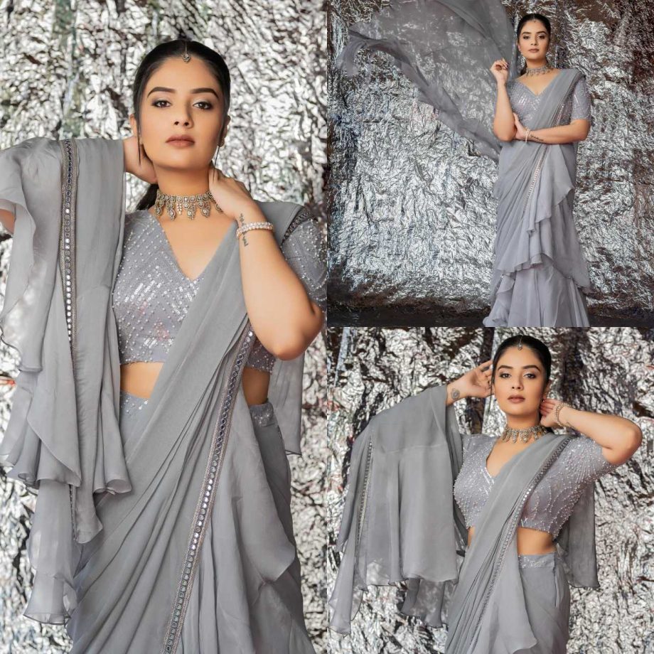 Elevate Your Saree Look With Hairstyles Inspired By Sreemukhi, Curls-Bun 894328