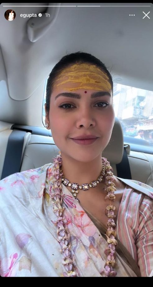 Esha Gupta's 'Carfie' Picture of Herself Showing Her Spiritual Side in an Ethnic Saree 894305