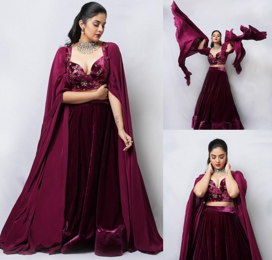 Fashion Battle: Sreeleela vs. Sreemukhi: Who Slayed in a Traditional Lehenga Set? 894886