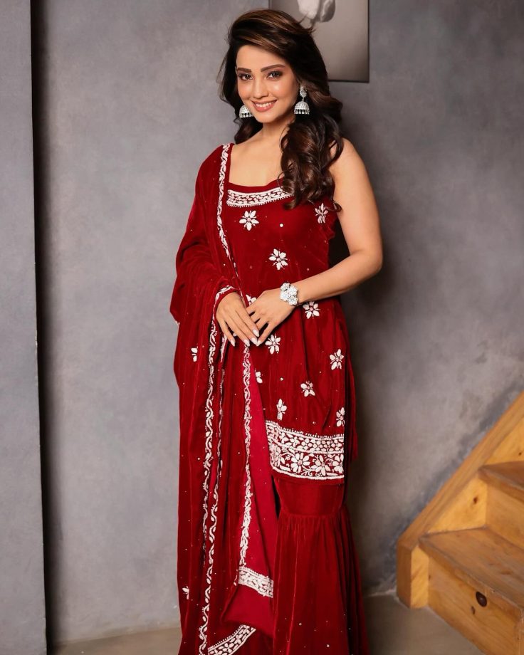 Fashion Face-Off: Adaa Khan or Shweta Tiwari: Whose Sharara Suit Will You Opt For This Festive Season 894024