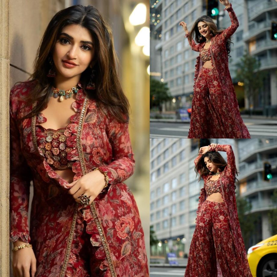 Fashion Face-Off: Sreeleela Vs. Aishwarya Lekshmi: Who Nails The Traditional Jacket Set Look? 897468