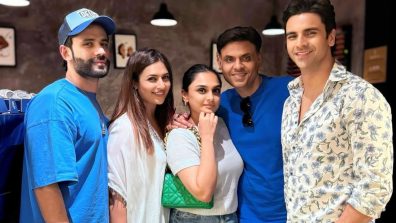 Fun Times: Divyanka Tripathi and Vivek Dahiya Enjoy Quality Moments with Friends!