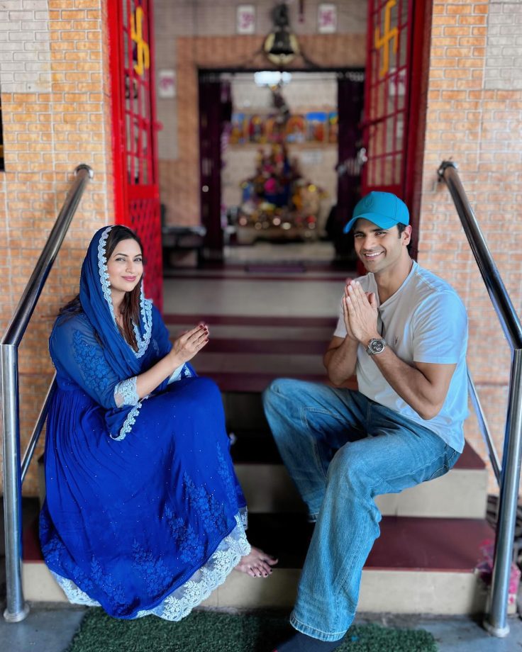 Ideal Couple: Divyanka Tripathi Seeks Blessings At Temple With Husband Vivek Dahiya 894976