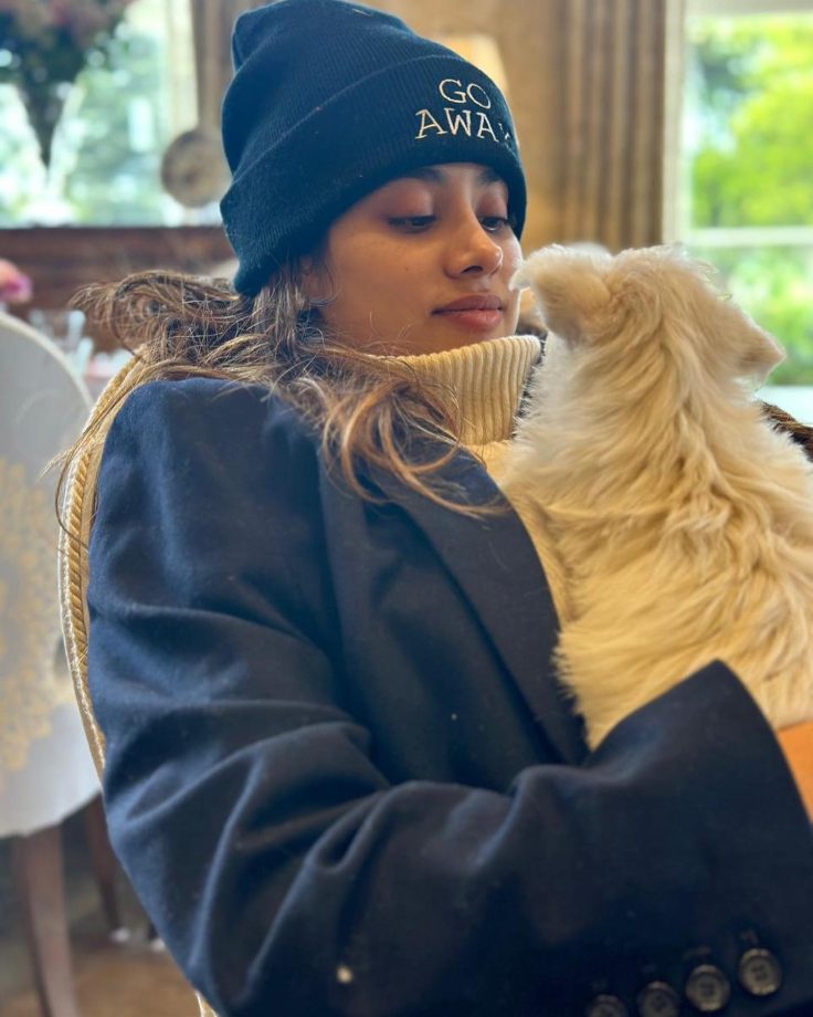 Janhvi Kapoor Shows Off Her ‘Pawsome’ Candid Moments with a Furry Friend, See Photos! 895786