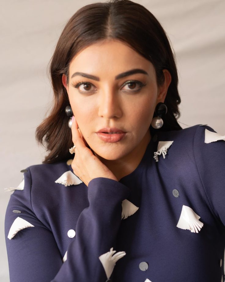 Kajal Aggarwal Flaunts Her Striking Toned Physique in a Stunning Purple Bodycon Dress 894645
