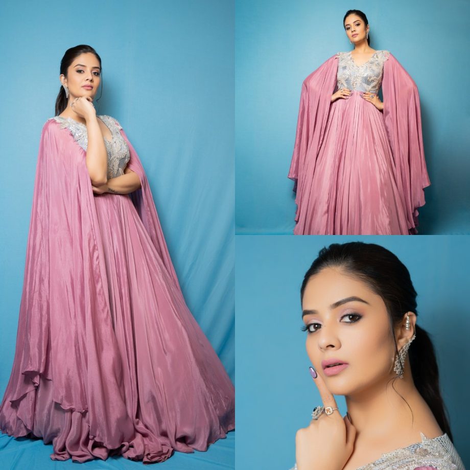 Kajal Aggarwal Vs. Sreemukhi: Who Rocks In Indo-Western Outfits Better? 896996