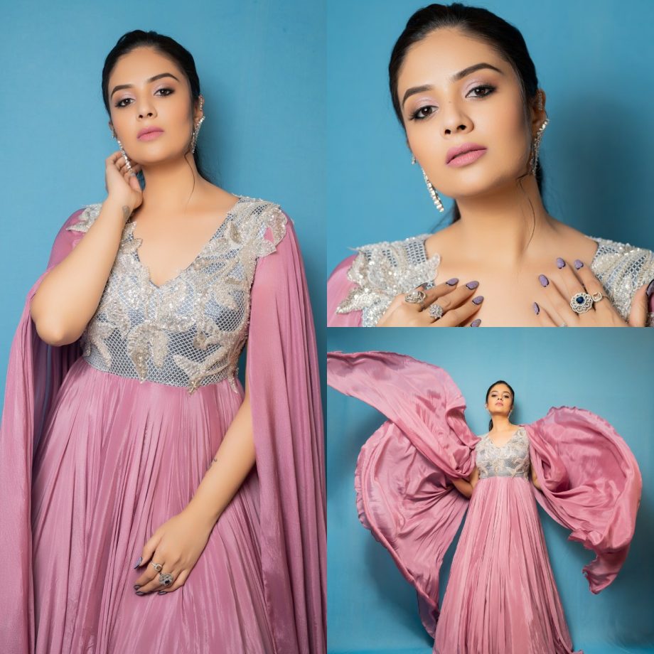 Kajal Aggarwal Vs. Sreemukhi: Who Rocks In Indo-Western Outfits Better? 896997