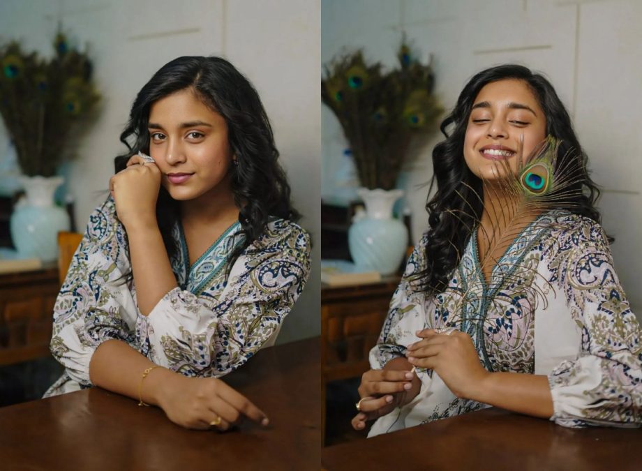 Kavya Actress Sumbul Touqeer Flaunts Her Flawless Beauty with a Peacock Feather Magic, Leaves Fans Awestruck! 895489