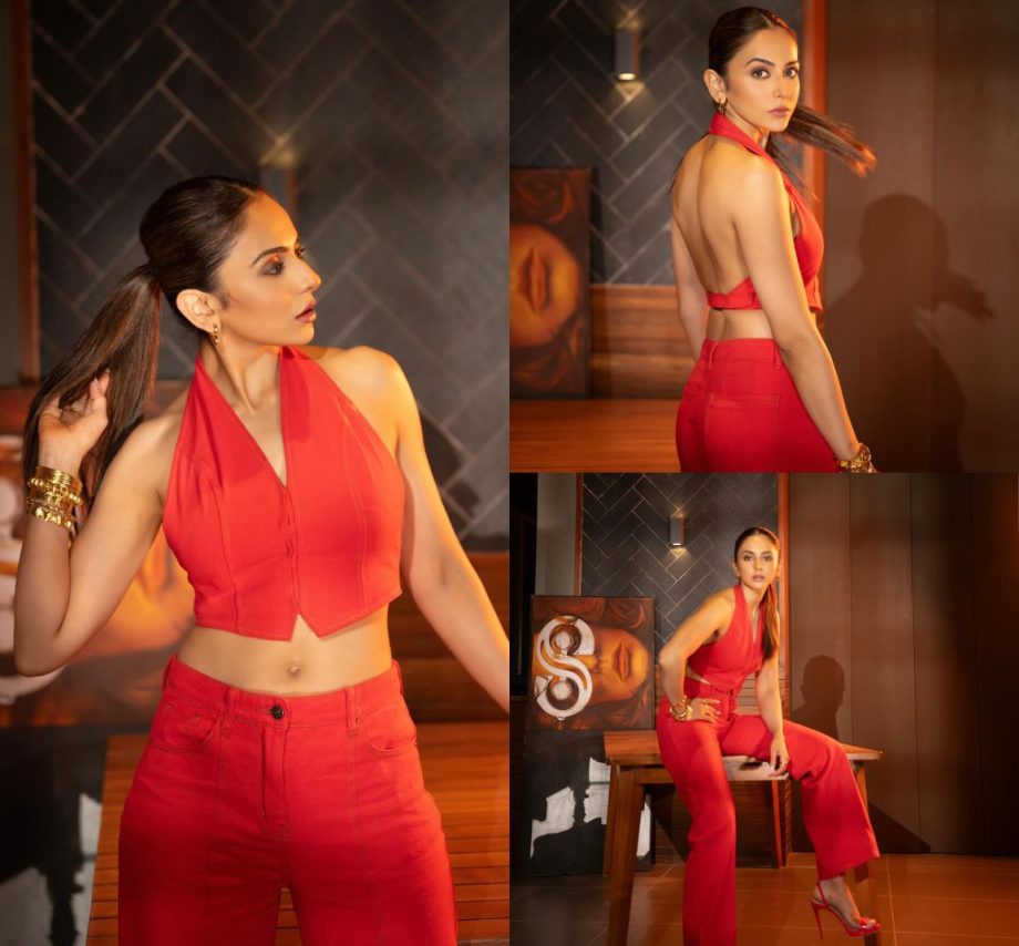 Kiara Advani, Rakul Preet Singh and Kriti Sanon Rocks Red Co-ord Set For Casual Outing 896006