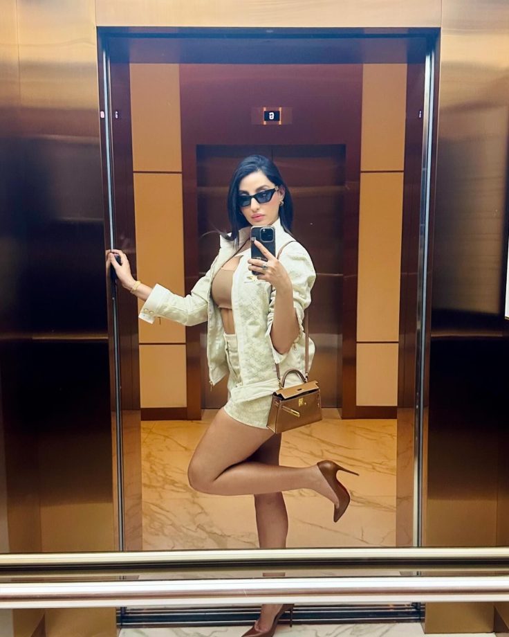 Mirror Selfie: Nora Fatehi Looks Stylish In Comfy Co-rd Set 895865
