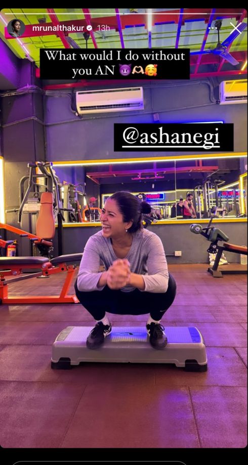 Mrunal Thakur Sweats it Out with Her Gym Partner Asha Negi, Guess Who is The Special Trainer? 894215