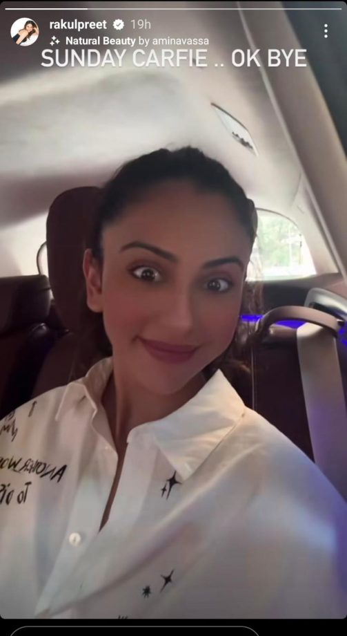 Peek Inside Rakul Preet Singh and Pooja Hegde's Cool 'Carfie' Moments, Chilling in Style! 893909