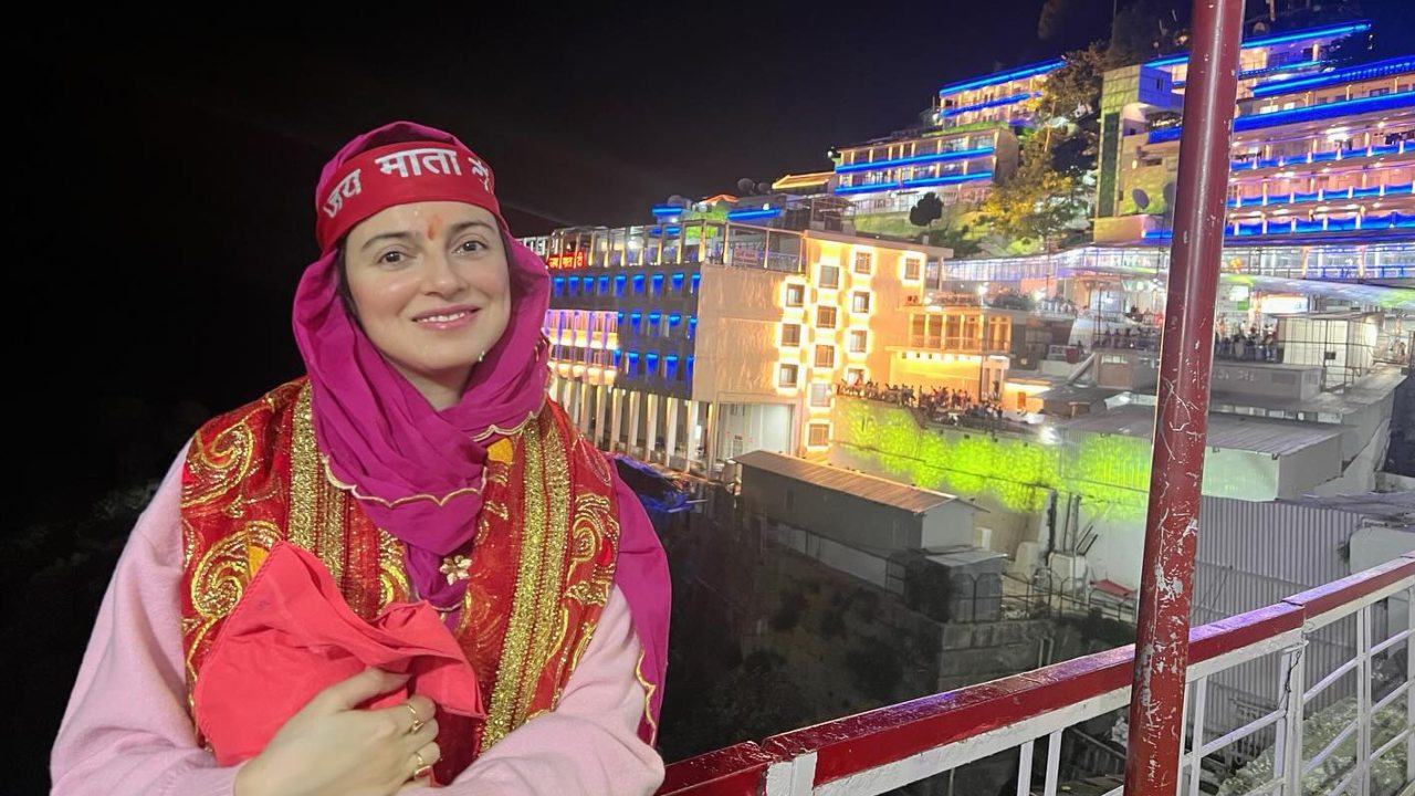 [Photos] Divya Khossla Seeks Blessing At Vaishno Devi Temple for Her Upcoming Film ‘Savi’ 895730