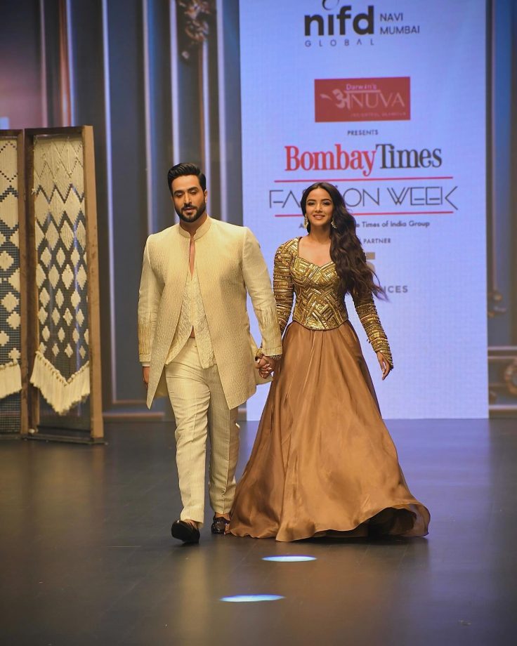 Power Couple Jasmin Bhasin and Aly Goni Steals Heart in Ethnic Outfits, Fans Showering Love! 894018