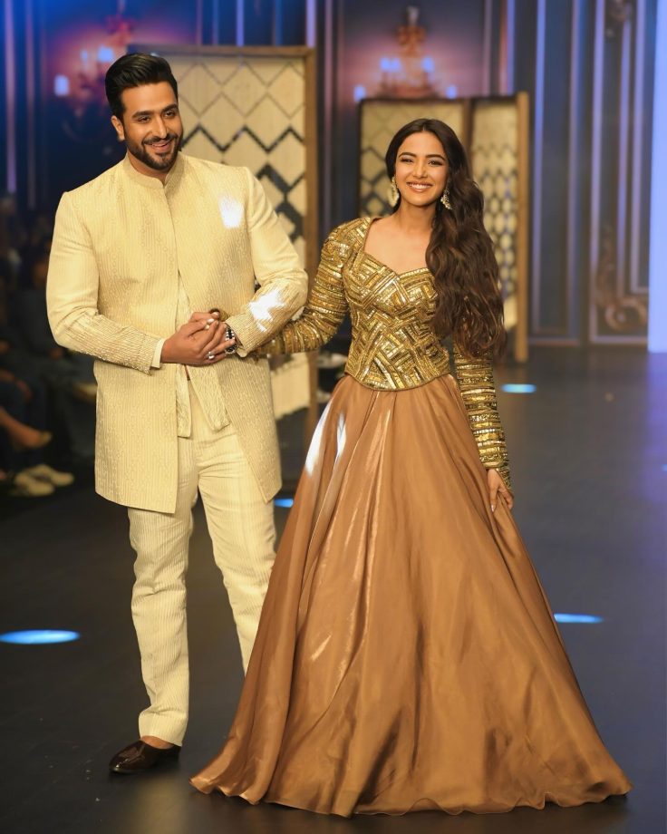 Power Couple Jasmin Bhasin and Aly Goni Steals Heart in Ethnic Outfits, Fans Showering Love! 894019