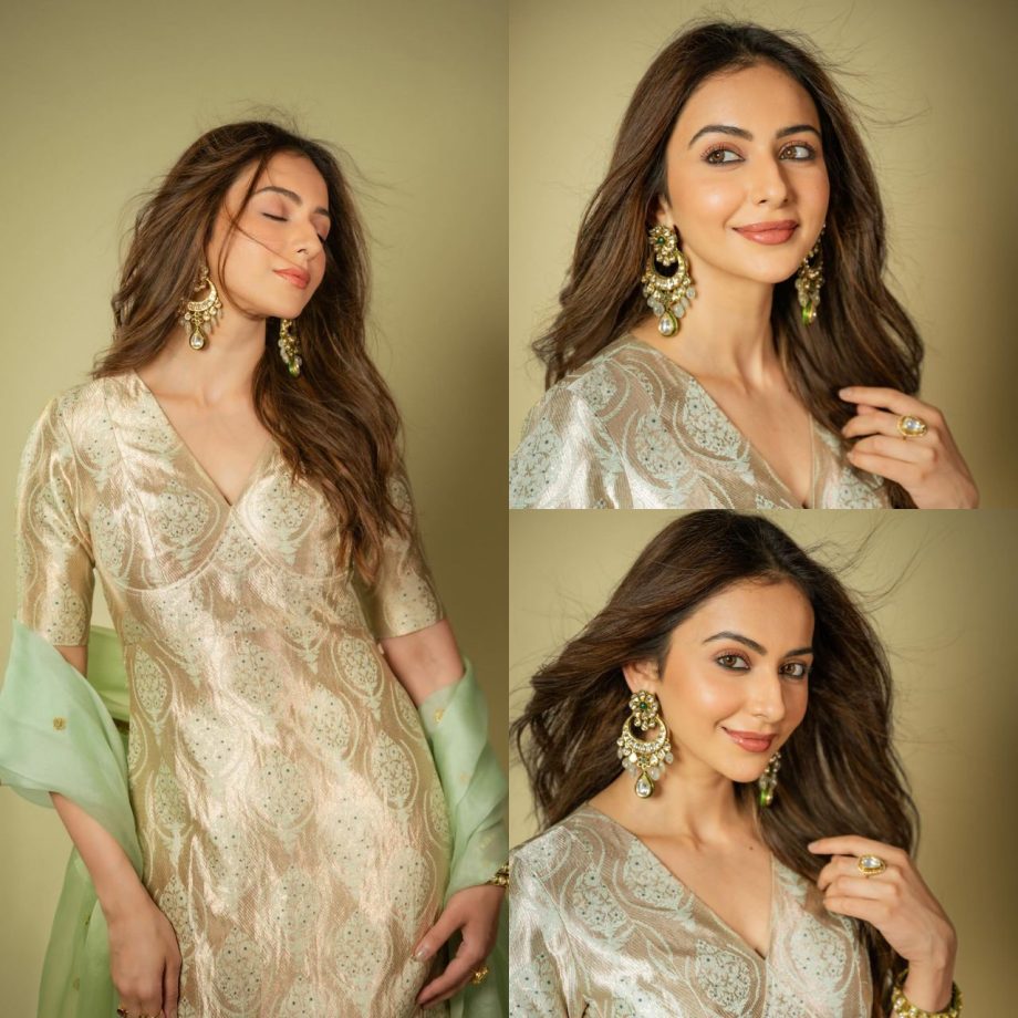 Rakul Preet Singh Radiates Desi Charm in a Beige Kurta Set, See Photos! 894562