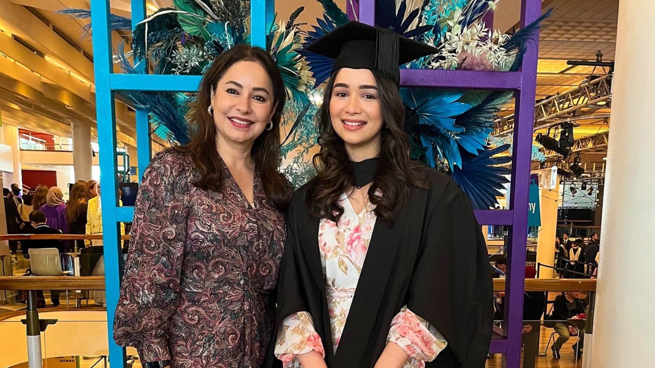 Sachin Tendulkar Showers' Dher Sara Pyaar' As Daughter Sara Tendulkar Completes Her Master's 896825