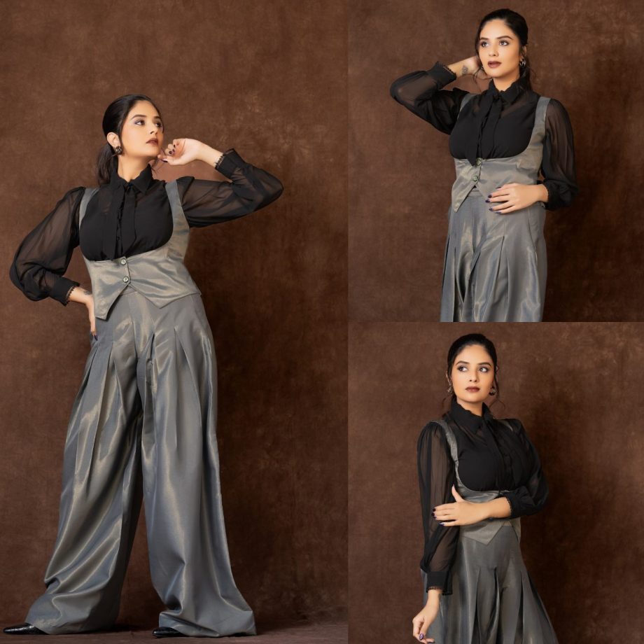 Sreemukhi's Black-and-grey Formal Wear Is Wardrobe Staple For Office Look, See Photos 897289