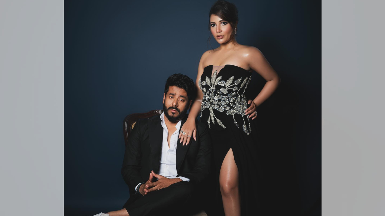 Subhashree Ganguly Celebrates 6th Wedding Anniversary with Her Hubby Raj Chakrabarty, Fans Showers Heartfelt Wishes! 894679