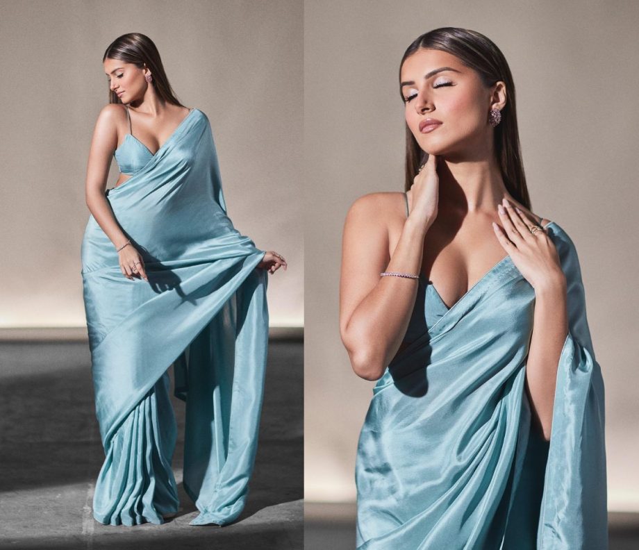 Take Cues from Samantha Ruth Prabhu, Raashii Khanna, and Tara Sutaria for Stunning Bralette Blouse Designs 896131