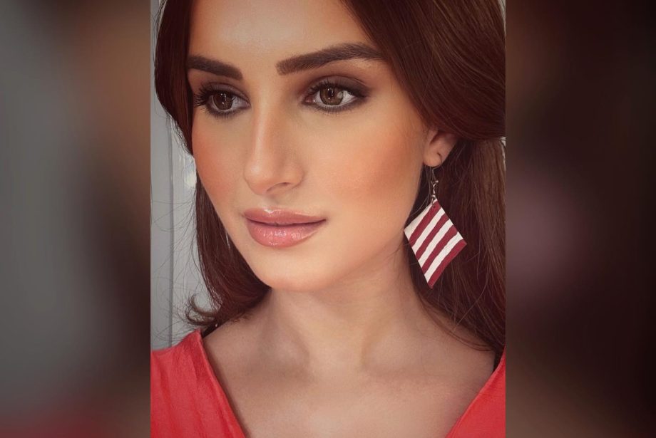 Tara Sutaria Gets Nostalgic, Recreating a 70's Photograph of Her Mom for Mother's Day! 894770